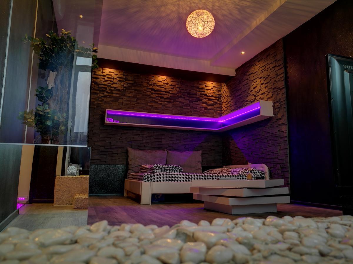 Excentric Studio 1 Brasov Luaran gambar