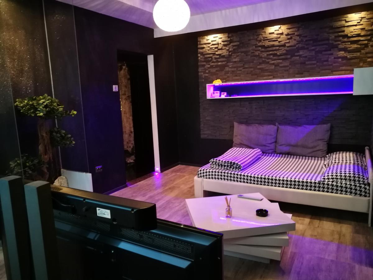 Excentric Studio 1 Brasov Luaran gambar