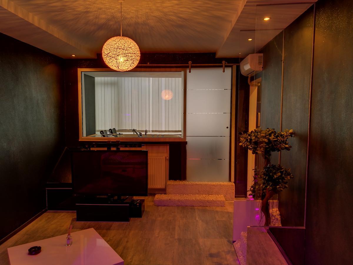 Excentric Studio 1 Brasov Luaran gambar